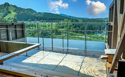 
            【新潟県胎内市】大自然のゴルフ＆ロイヤル胎内パークホテル宿泊パック
          