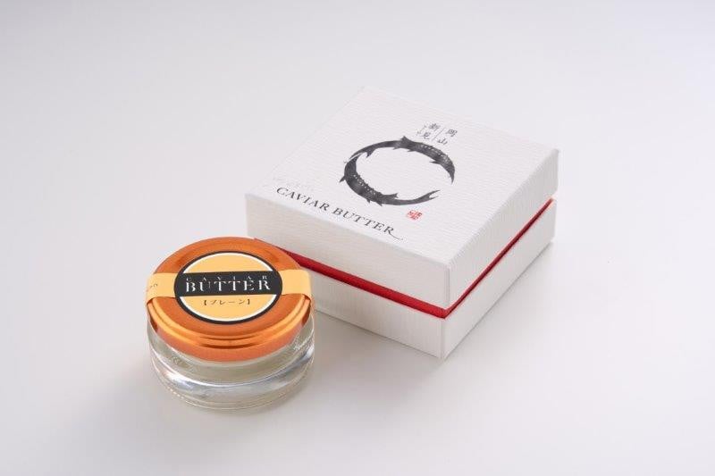 キャビアのクリーミーな粒々もアクセント。キャビアバター（プレーン）