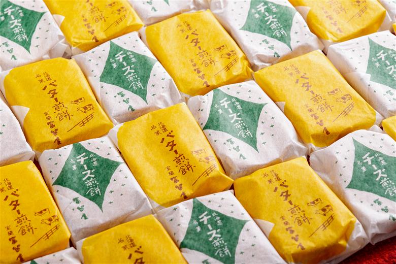 【定期便3回】バター煎餅 4枚包み×12個・チーズ煎餅 4枚包み×12個 MROT004