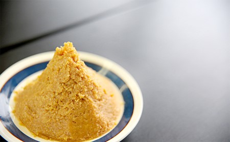 味噌 2kg 1kg×2パック 霊仙三蔵味噌 みそ 天然醸造 こうじ味噌 伊吹産大豆 滋賀県産米 防腐剤不使用 塩分控えめ 発酵食品 調味料 滋賀県 米原市