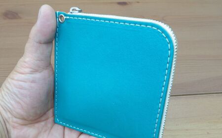 財布 プチウォレット【ターコイズブルー】 革 ( 縦約11cm × 横約11cm × 厚さ約1.0cm )