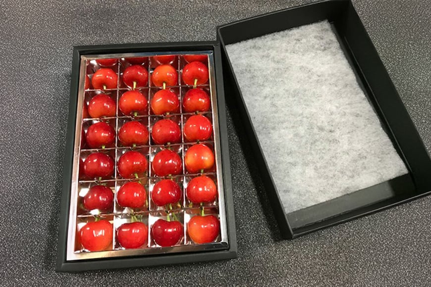 
            【期間限定発送】 サクランボ 紅秀峰 秀 2Lサイズ 24粒 [金子農園 山形県 高畠町 tk06ays950003] 箱入 並び詰め 果物 くだもの フルーツ サクランボ べにしゅうほう 化粧箱
          