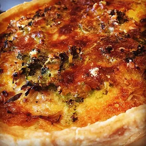 スープ屋のかぼちゃとお野菜のキッシュ （6月～12月限定）　キッシュ 惣菜 イタリアン おかず かぼちゃ 野菜 お野菜 手作り 限定 季節 旬 旬の野菜 冷凍 真空パック 兵庫県 稲美町 