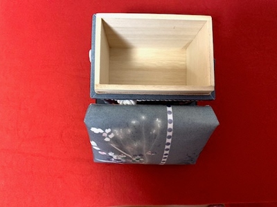 【限定１品】にほんちゃばこ 灰色・装飾桐箱(水彩画風)