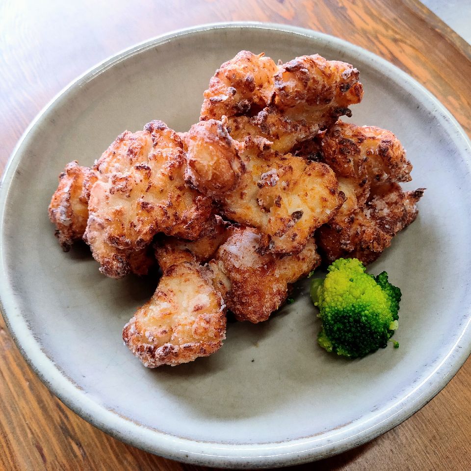 【ふるさと納税】 からあげ 四万十鶏 カレー屋さんの カレー味 約170g×5袋 冷凍 唐揚げ チキン 鶏肉 カレー風味 スパイス味 惣菜 おかず ご飯のお供 お弁当 おつまみ 時短調理 手軽 高知県 黒潮町