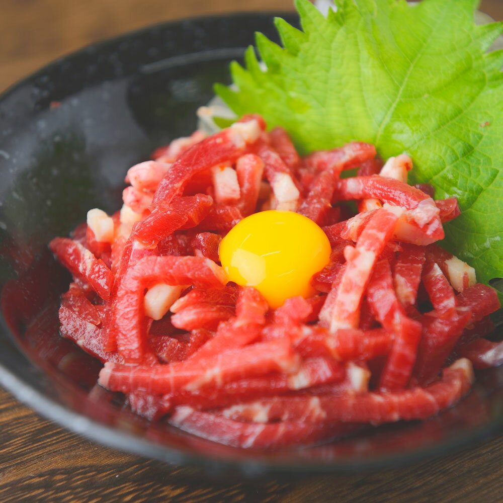 【ふるさと納税】＜選べる内容量＞国産 ユッケ 馬刺し ユッケのたれ付き 1個あたり約50g 計約250g（5個） / 計約400g（8個） / 計約600g（12個） 馬刺 馬肉 お肉 赤身 おつまみ お酒のお供 ごはんのお供 ご飯のお供 丼 サラダ 冷凍 熊本県 熊本市 送料無料