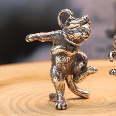 ふるさと納税 山梨県 【和の彩 wanoiro】銀製『鉢巻を締めて踊る猫又』妖怪もののけ根付ジュエリー 659-860