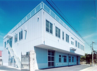 恐竜型ダンボールストッカー　「カタヅケザウルス　トリケラトプス」