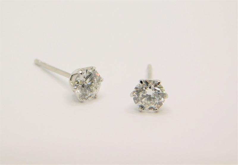 プラチナ900 ダイヤモンドピアス(Dカラー・0.5ct）K027904-H