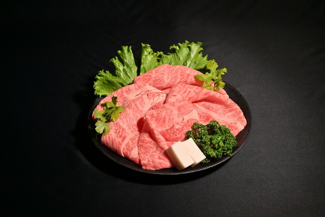 神戸牛すき焼き（かたロース450g） [肉 牛肉 神戸牛 最高級肉 神戸ビーフ 神戸肉 但馬牛 肩ロース スライス すき焼き しゃぶしゃぶ お取り寄せ 加東市 兵庫県]