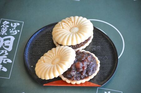 三色菊最中とどら焼き　合計１５個入り　最中 どら焼き 和菓子 お茶菓子 セット 数量限定 計15個入り 小豆粒餡 白餡 柚子餡 粒餡 贈答品 引菓子 お供え物 山梨県 北杜市 ギフト 人気 バレンタイ