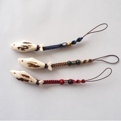 ふるさと納税 斜里町 鹿の角　ストラップ(青)　知床で手作り【エゾシカコウボウカルぺ】 |  | 01