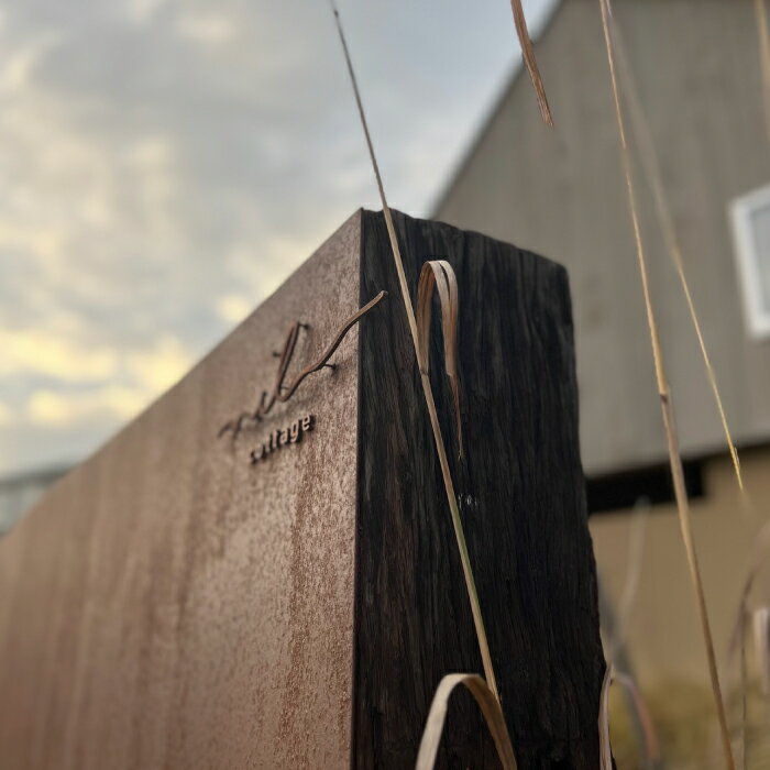 【ふるさと納税】三角屋根が2棟並ぶ海辺の小屋「nil」宿泊プラン【 宿泊 宿泊プラン 海辺 コテージ 絶景 島根県 益田市】