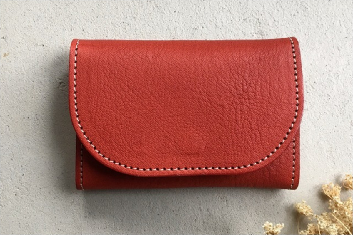 
            カードケース　（レッド）革小物 レザー 革 カードケース おしゃれ　大人　贈り物にも　ギフト　LC00008
          