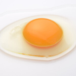 純国産鶏さくらちゃんが産んだ桜色のさくら玉子 五分咲き（Mサイズ）40個 ｜ 卵 鶏卵 たまご タマゴ 生卵 たまごかけご飯 濃厚 甘み 国産