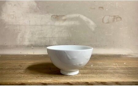 有田焼 井上萬二窯 井上祐希作 手ろくろ 茶碗 白磁釉滴飯碗（小） 【井上萬二窯】 陶芸家 井上祐希作 手作り 一点もの 手ろくろ 井上祐希 陶芸家 贈り物 ギフト 30000円 3万円 A30-656