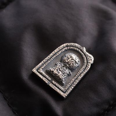 ふるさと納税 山梨県 【Do_goods】銀製『前方後円墳』ピンブローチ 659-870