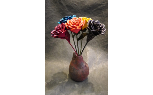 Eterna -Leather Rose- カラー 青 ／ 国産 革 レザー ローズ バラ 造花 アートフラワー 小物 インテリア 記念日 プレゼント【area001-blue】_イメージ4
