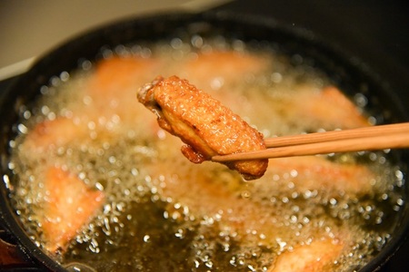 【定期便】 チキンヒーロー 1kg×3袋  合計3kg×2回 長州どりもも肉切身 300g×6パック 合計1.8kg×2回 毎月発送 全4回 お肉 定期便 長門市 チキンバー 唐揚げ 小分けパック カ