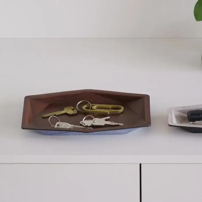 colm多角形レザートレイLサイズ　グレー　独自立体成型製法