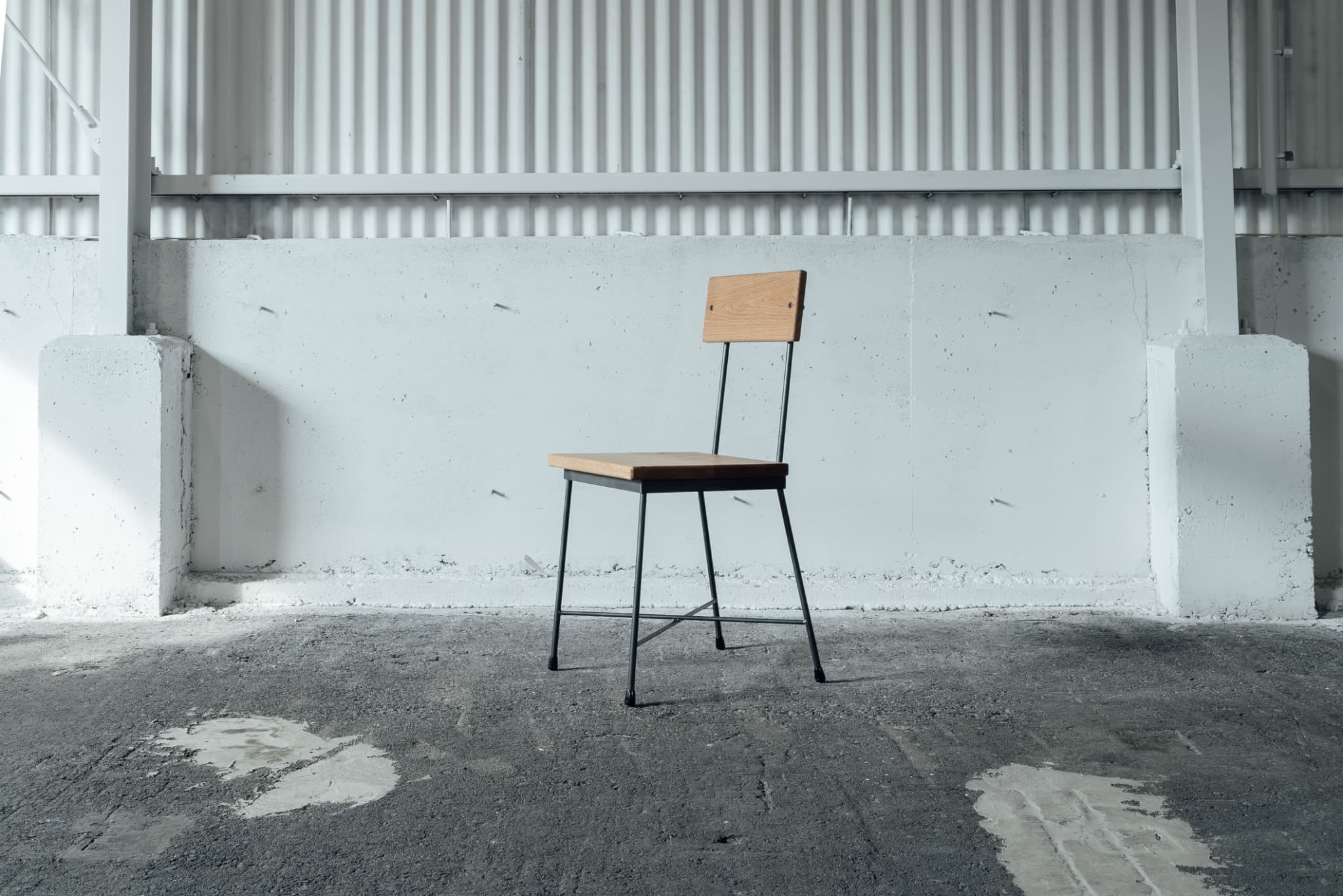 【ふるさと納税】SK CHAIR -OAK- チェア 椅子 イス いす アイアン スチール アンティーク レトロ インテリア モダン シンプル スタイリッシュ 鉄製 SIKAKU 岐阜県 大垣市