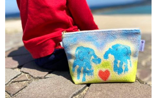 【簡単】子供の絵で作る丹後ちりめんお化粧ポーチ　サイズ：約21?×15?