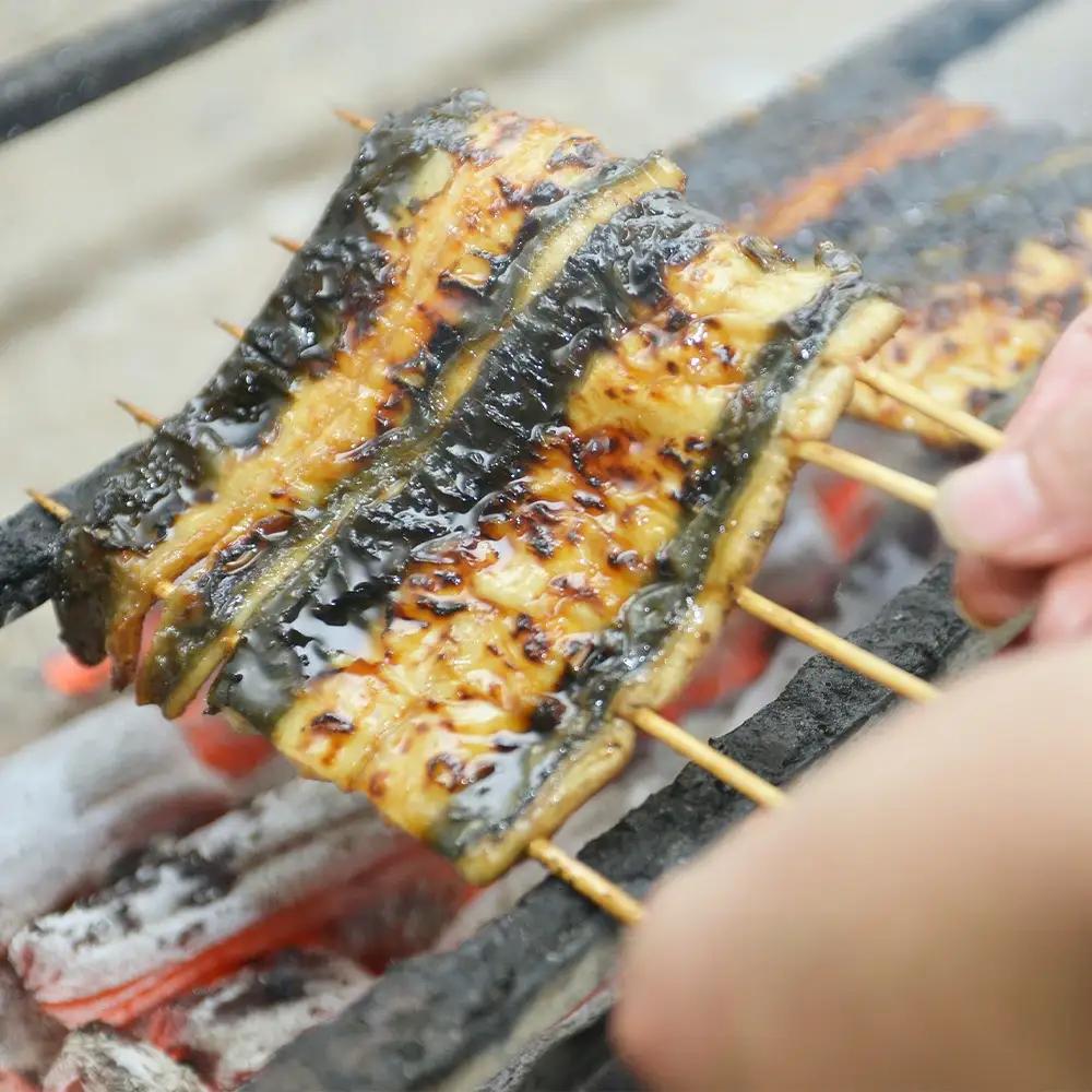 【6回定期便】うなぎ上蒲焼1串(100g前後)（2か月に1回のお届け）【老舗 ギフト 冷凍 うなぎ 鰻 ウナギ かばやき 串 タレ 山椒 千葉県 市川市】【12203-0308】