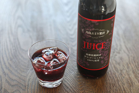 食の都庄内 月山ぶどう果汁100％ジュース 720ml×1本 濃厚 ブドウジュース ぶどう 保存料不使用