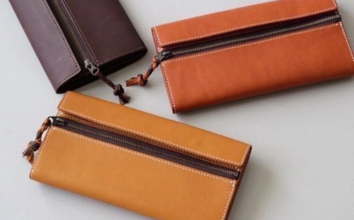 
            tanikoオリジナル 長財布 選べるカラー 5色《厚真町》【Taniko leather】 レザー 財布 作家物 手作り 革製品 革 長財布 お財布 天然革 ギフト プレゼント 贈り物 [AXAP005] 
          