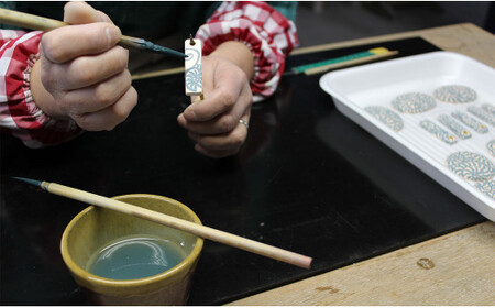 A15-176 帯留め 流星レッド楕円型 有田焼アクセサリー二宮閑山