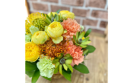 No.490 （イエロー系）Lサイズ 癒し生活！季節のおまかせフラワーアレンジメント