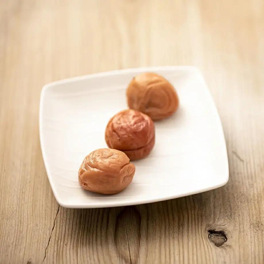 【ご褒美梅】山森農園の 梅干し「魔法の梅」 500g×1 【塩分約15％】 土と水にこだわっています 贈答にも / 紀州南高梅 和歌山 田辺市 ミネラル水 梅 梅干 ウメ うめ うめぼし 肉厚 ギフト