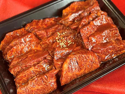 【定期便】定期便　和牛入国産牛　ハラミ焼肉　秘伝の自家製タレ漬け(480g×2)全３回【FO52U】