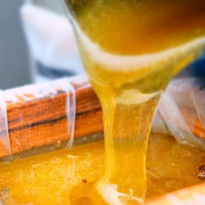 ふるさと納税 小郡市 はちみつ 化粧箱入り 600g×2本セット さくら&もちのき ギフト[No5354-0320] |  | 03