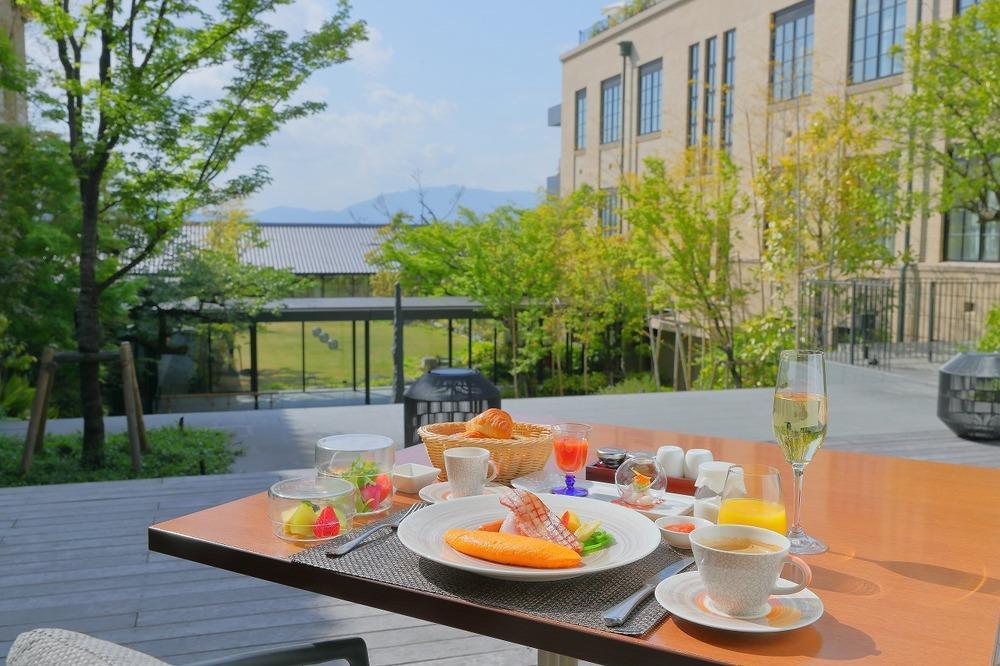 【ザ・ホテル青龍 京都清水】ギフトチケット3万円分×2枚セット［京都 清水寺 八坂の塔 古都の街並み ホテル 割引 チケット 宿泊券 ギフト券 人気 おすすめ 宿泊 旅行 観光 宿 人気観光地 ルーフ