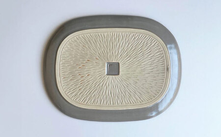 【瀬戸焼】wanohana大皿（灰）【株式会社カネ三商店】 / 皿 食器 ギフト プレゼント / 瀬戸市[BBDD005]