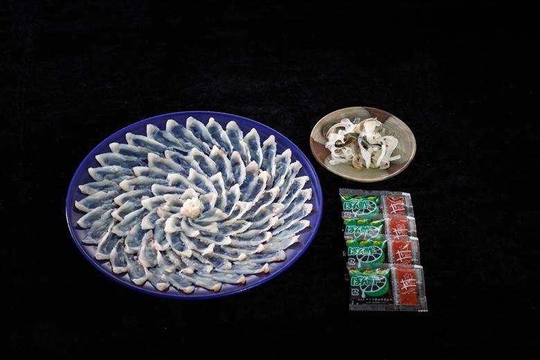 D422　とらふぐ刺し・青皿30cm【ご家族向け】