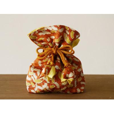 ふるさと納税 亘理町 【メディアで多数紹介の人気製品】　ご褒美、ギフトに　願いを込めた着物地の巾着&マスク |  | 02