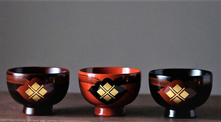 汁椀　花塗り　秀衡一つ雲　1個（朱色） / 漆器 お椀 吸い物椀 おわん 食器 漆椀 漆塗 うるしぬり 手塗り 木製 伝統工芸品 和 お正月 高級 結婚 新築祝い お祝い 贈答 贈り物 プレゼント ギ