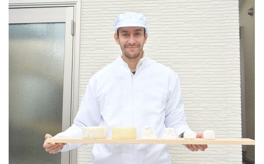 4種類の熟成チーズセット（藁のカチョッティーナ） 各1個 計360g
