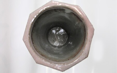 【352047000030】萩焼 8代佳炎作　白萩刃刻花入