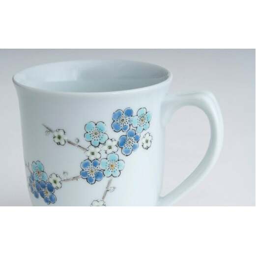 肥前赤絵窯元 鷹巣 梅文様 マグカップ（青）食器 うつわ 器 コーヒーカップ マグカップ 陶磁器 有田焼 A20-546_イメージ3