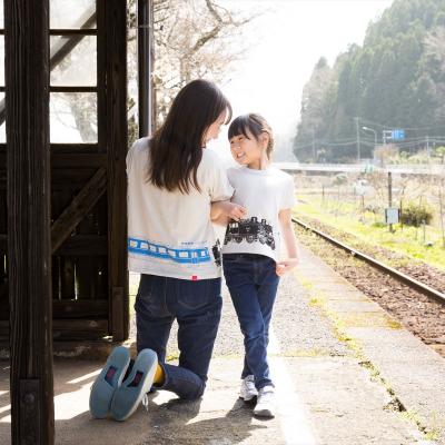 ふるさと納税 八頭町 若桜鉄道×OJICOコラボ　つながるトレインTシャツ(半袖110-120cm)「DDデザイン」 |  | 01
