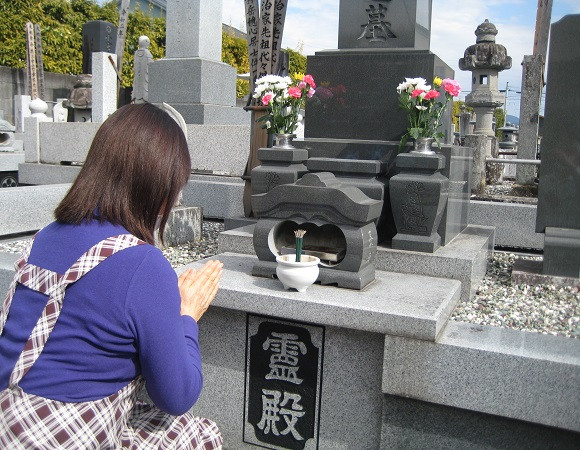 
お墓掃除代行サービス　[山梨 お墓 掃除 代行]
