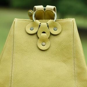 ナチュラルテイストのヌメ革リュック（レザー 牛ヌメ革）≪ライトグリーン≫【hrn09】