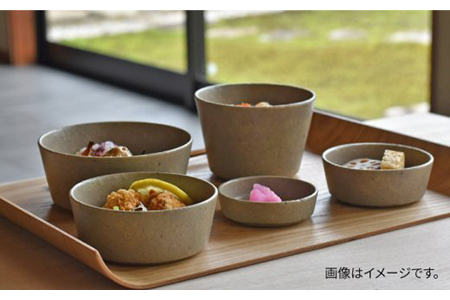 【美濃焼】kasane 鉢セット ベージュ【金正陶器】【TOKI MINOYAKI返礼品】食器 プレート 小鉢 取り皿 薬味皿 副菜鉢 煮物鉢 サラダボウル スタッキング 収納 カフェ風 シンプル お