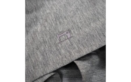 【婦人】動体裁断パーカー（グレー）　サイズM/L 【婦人】動体裁断パーカー（グレー）　サイズM