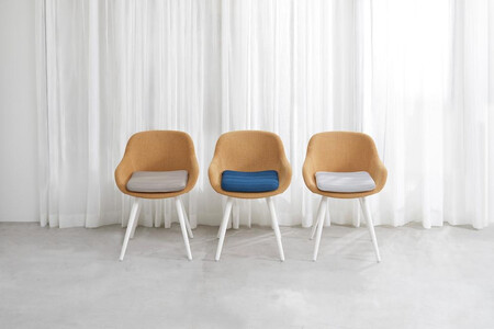 エアウィーヴ クッション ネイビー  ギフトBOX仕様 ざぶとん 洗える　