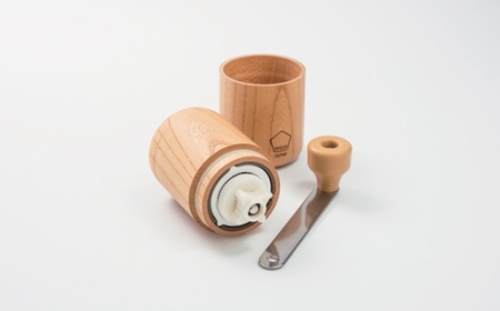 [限定100個] 欅を使ったコーヒーミル 木目 セラミック刃 手動 手挽き コンパクト 珈琲ミル 珈琲 コーヒー 登山 調理器具 キャンプ コーヒーミル アウトドア用品 ソロキャンプ 燕三条製 【03