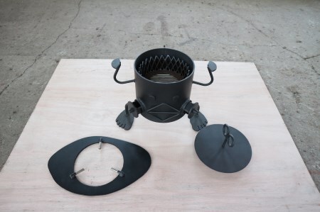 鋼板製ロボット型七輪「しち衛門」アウトドア BBQ レジャー 卓上 コンロ 防災グッズ 炭火焼き【R00739】